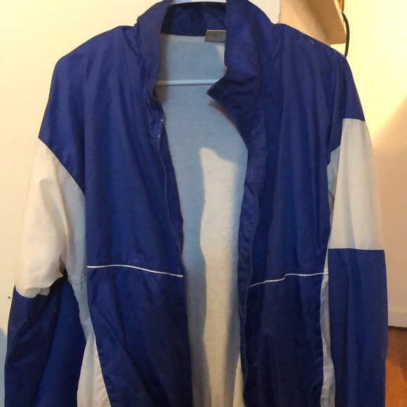 ASICS Windbreaker size small. - Picture 2 of 4